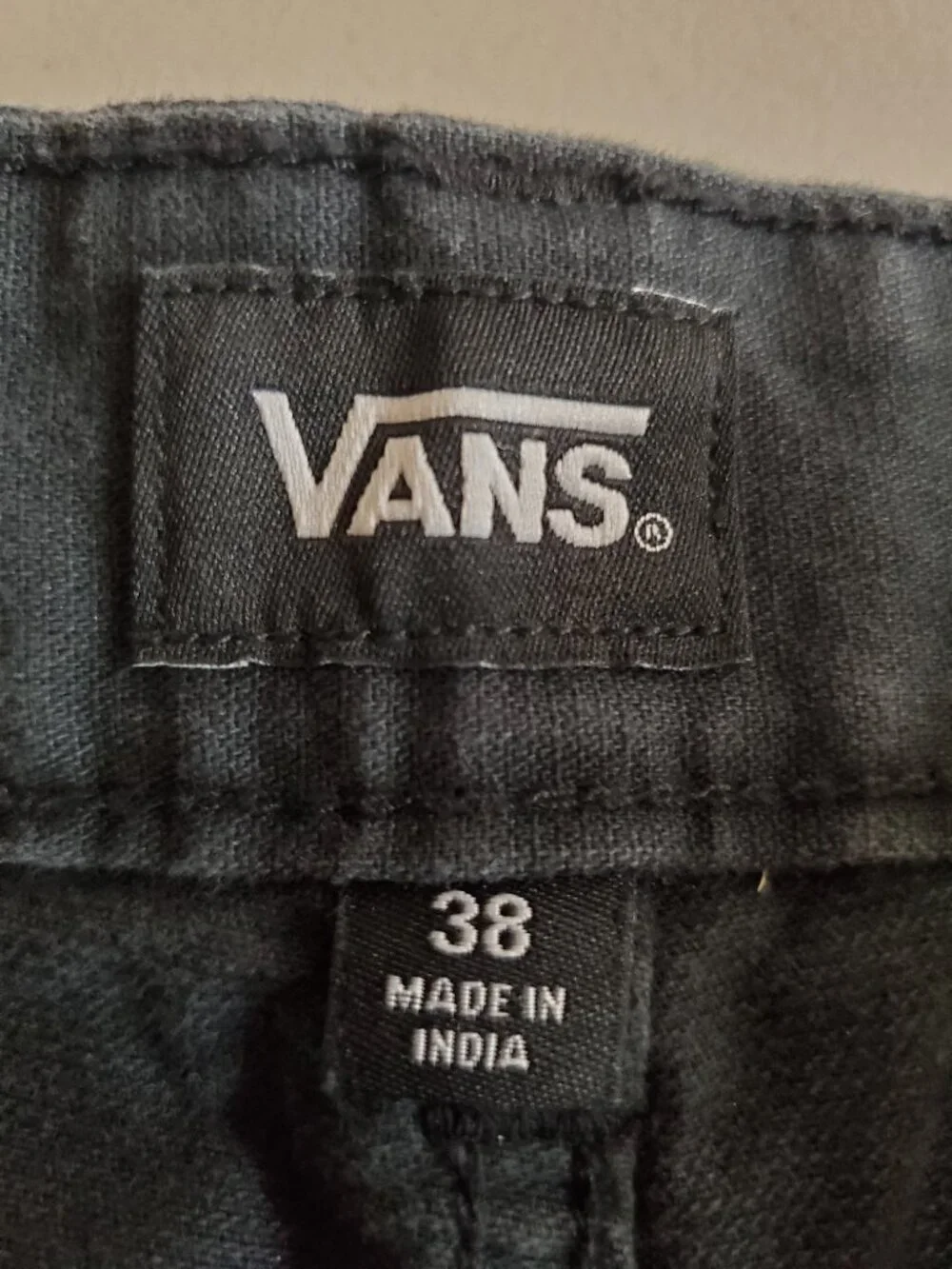 VANS Off The Wall Men's Sz 38 Flat Front Cargo Shorts 100% Cotton in Black